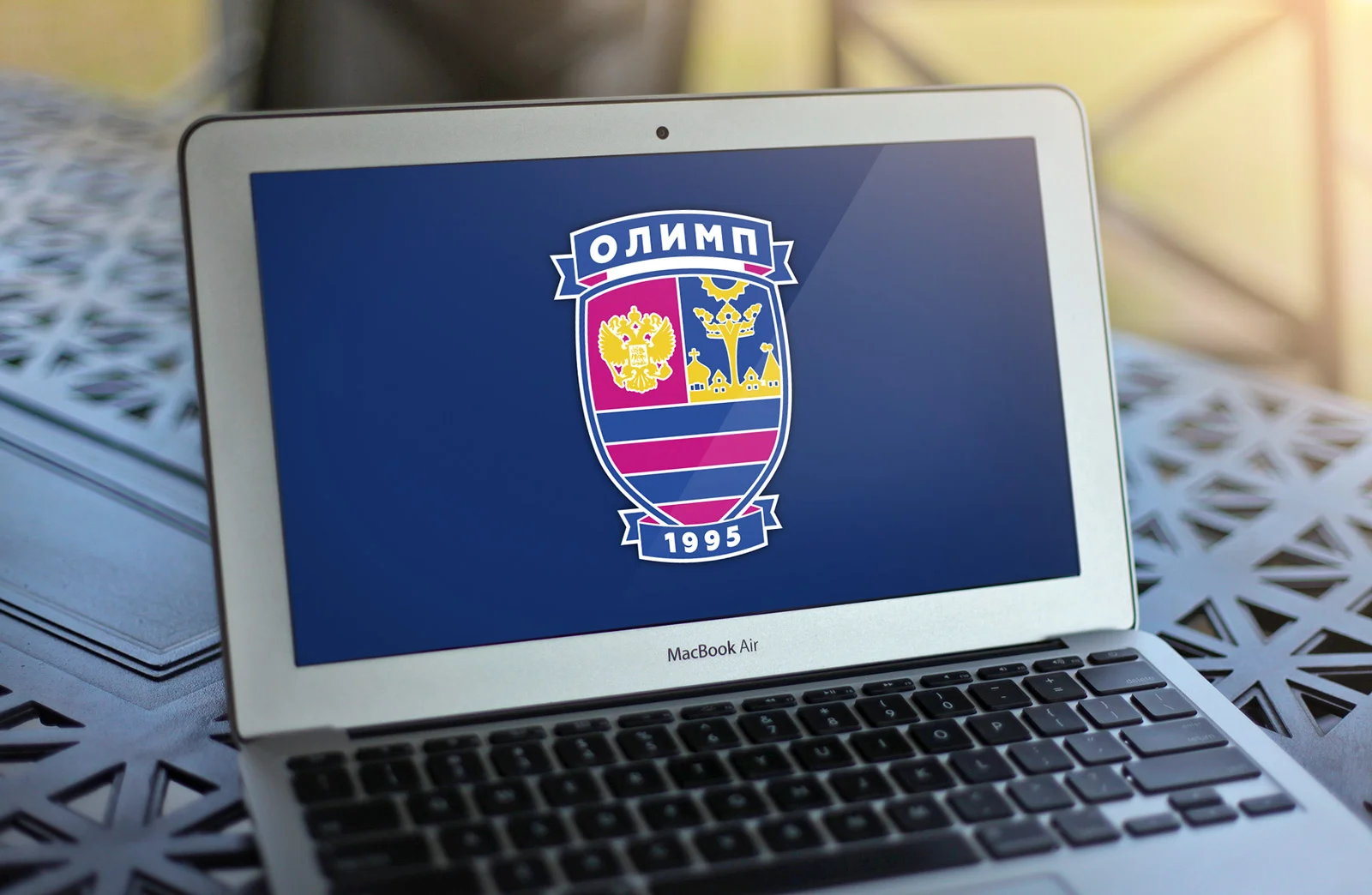 Демонстрация логотипа ФК Олимп