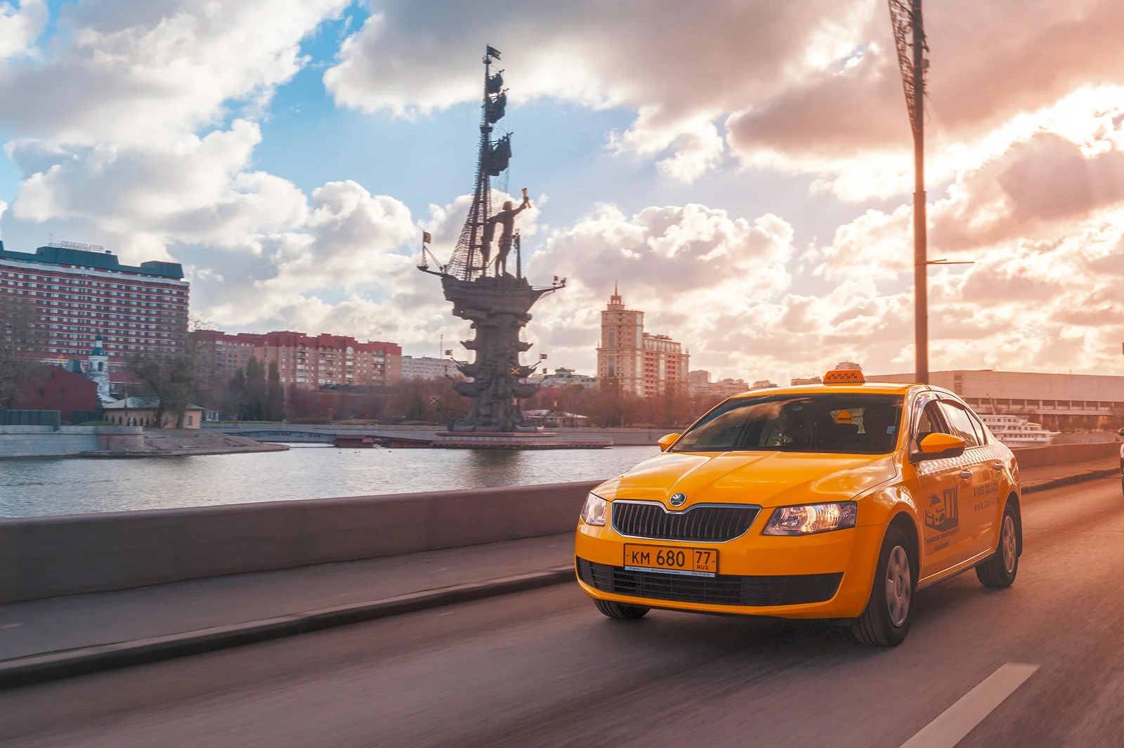 Съемка машины в движении